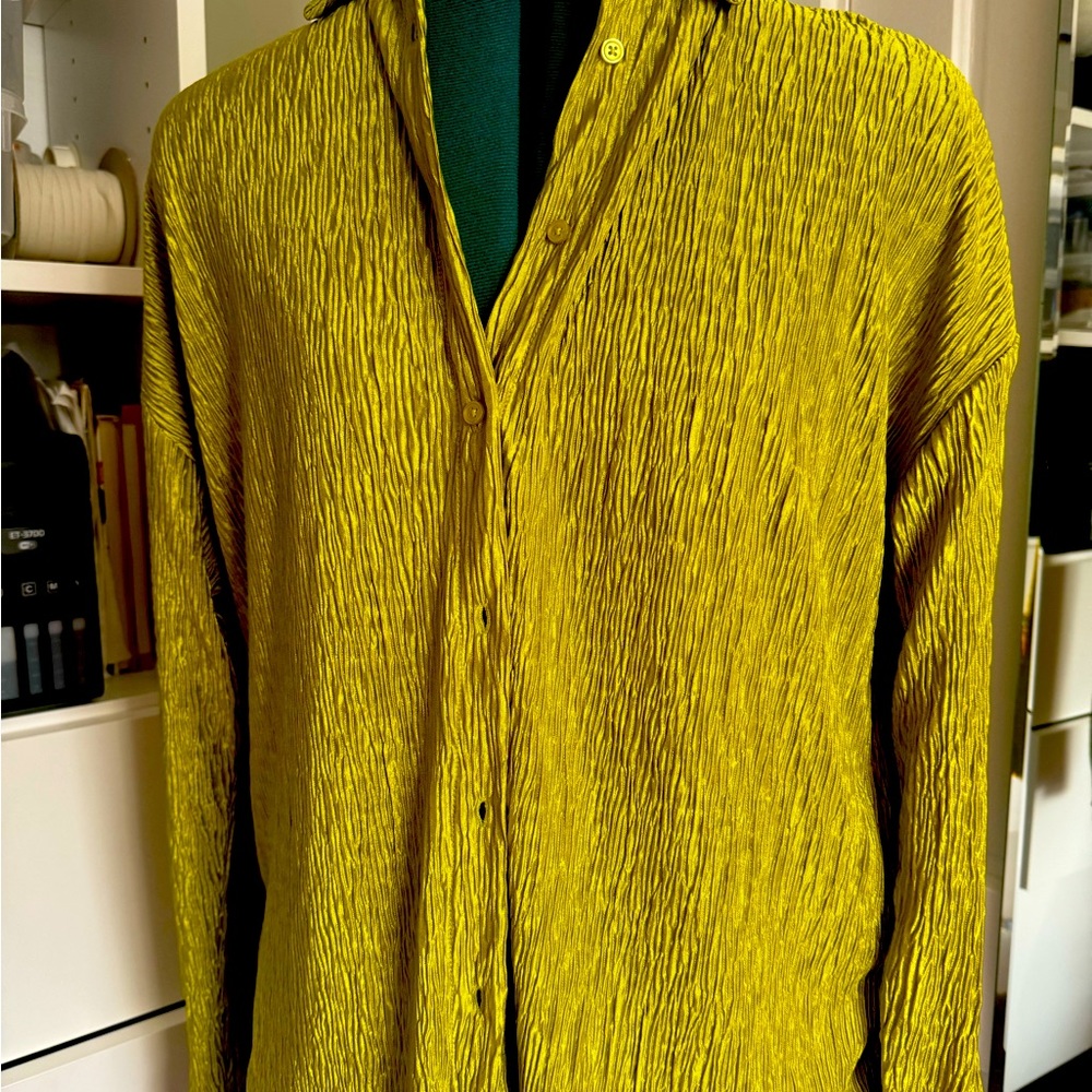 Crinkle green blouse size S
